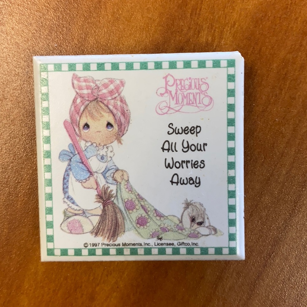 Precious moments magnet 1997